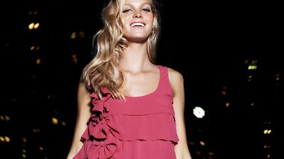 Sonbaharda birbirinden şık ve renkli gece elbiseleri