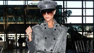 Hollywood yıldızlarının kış modasını baştan yaratan paltoları