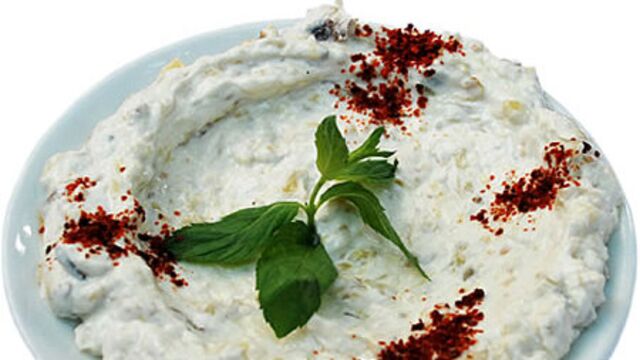 Patlıcan yoğurtlama