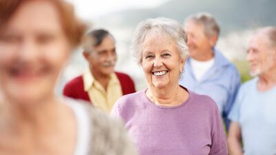 Kalça kırıklarına yol açan düşmeleri önlemenin 7 yolu