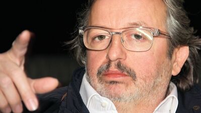 Nur Evi'nden çıkan magazinci