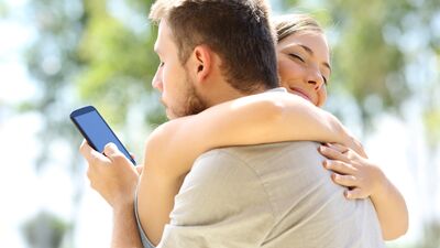 En yakın arkadaşımdan mı hoşlanıyor?