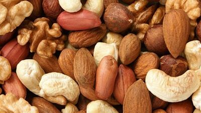 Kuruyemişin fazlası yağ yapar, ölçülüsü zayıflatır