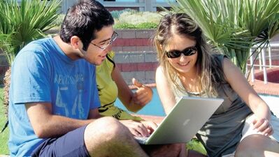 Son sınıf öğrencileri başvuru merkezine, mezunlar internete