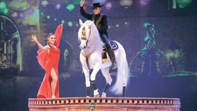 At, bale ve müziği birleştiren şov