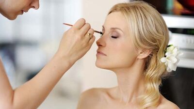 4 adımda uzun süreli makyajın sırları!