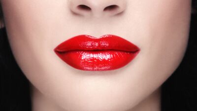 Dudaklarınıza seksilik katacak sezonun en iyi 10 ruju