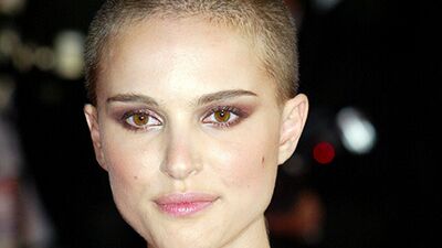 Filmleri uğruna saçlarını kazıtıp kel olan ünlü kadın oyuncular