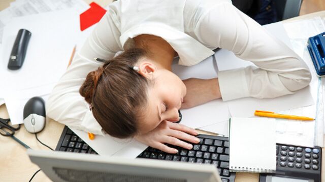 Çok çalışmanın sağlığınız açısından 7 zararı!