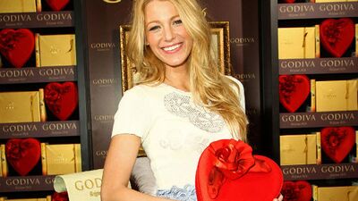 Gossip Girl yıldızı, Sevgililer Günü koleksiyonu tanıtımında...