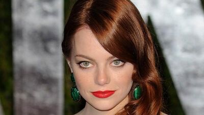 Emma Stone'un makyaj çantasından eksik etmedikleri