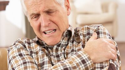 Sessiz gelen göğüs ağrısına dikkat!