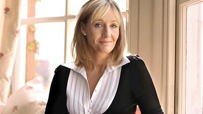 Harry Potter'ın yazarı J.K. Rowling yetişkinler için roman yazacak!