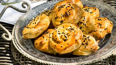 Gül börek