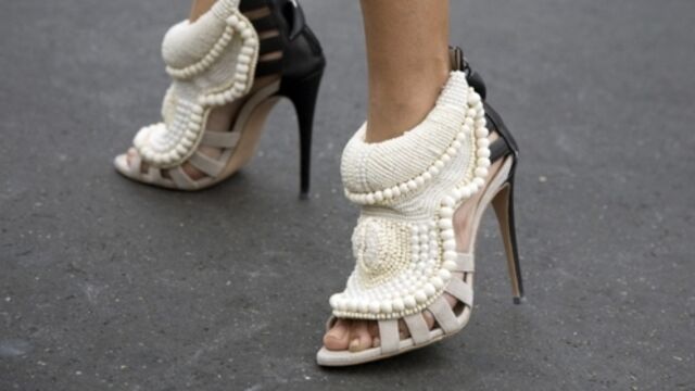 Şarkıcı ve ayakkabı tasarımcısının işbirliği ile tasarlanan bir ayakkabıya 5 bin dolar verir miydiniz?