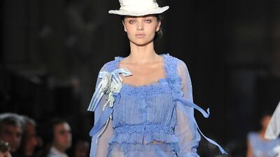 Farklı ve iddialı John Galliano 2012 İlkbahar / Yaz Koleksiyonu