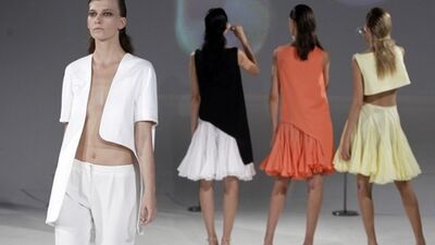 Chalayan 2012 İlkbahar / Yaz Koleksiyonu ile iddialı bir bahar