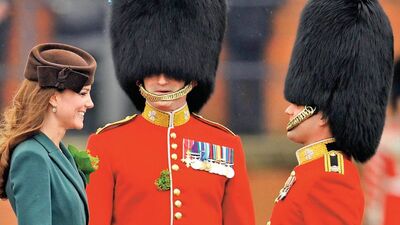 Düşes bayılttı...