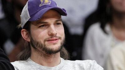 Ashton uzaya kaçıyor