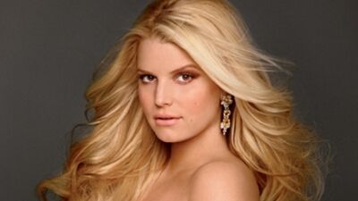 Hamileyken çıplak poz veren ünlüler