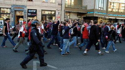 Fanatizm bir coşku mu, yoksa kişilik bozukluğu mu?