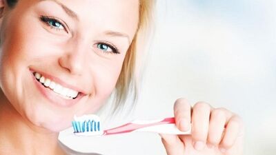 Az diş macunu ile sık fırçalayın!