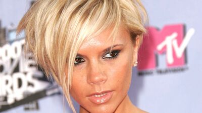 Stil ikonu Victoria Beckham'ın saçlarındaki değişim!