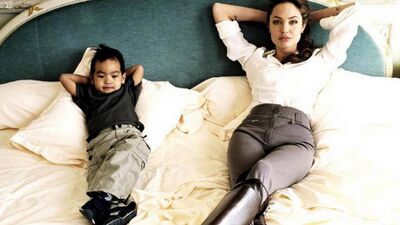 Çocukları ile kamera karşısına geçen ünlüler