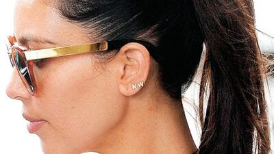 Aşkını kulağına 'küpe' yaptı