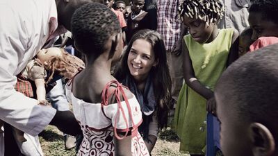 Katie Holmes'den Afrika'ya destek