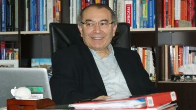 Nevzat Tarhan: Anne ve Baba olma şeklimiz genetik kodlarımızda yazılı!