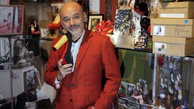 Louboutin güzellik sektörüne adım atıyor!
