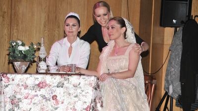 Yönetici ve öğretmenler sahnede!