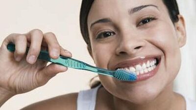 Dilinizi fırçalamayı ihmal etmeyin