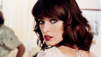 Seksi manken Milla Jovovich şarkıcılığa soyundu!