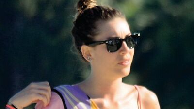 Artık Sinem'e bikini yasak!