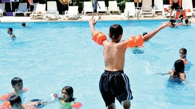 Çiçekler suyla buluştu