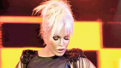 Konser için cebinden 300 bin dolar harcamış...