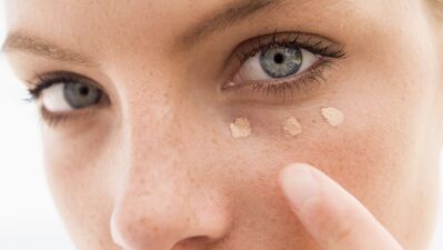 Göz altı morluklarını kapatmanın sırları!