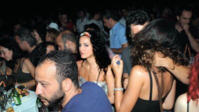 Bu gece barda gönlüm hovarda