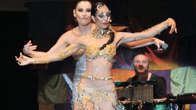 Funda Arar'dan dans şov