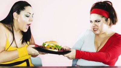 Şişman arkadaş şişmanlatıyor