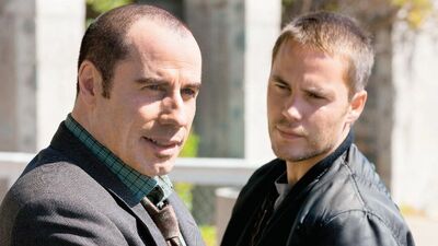 "Vahşiler" Aile karteli hür gençlere karşı!