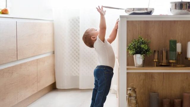 Çocukları ev kazalarından koruyacak öneriler