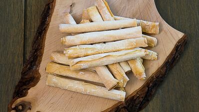 Sucuklu pastırmalı çıtırlar