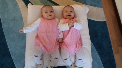 Ecrin &amp; Ceylin Kambur