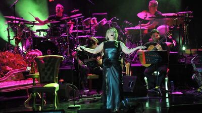 Kocalarının eski eşlerimle işi ne?