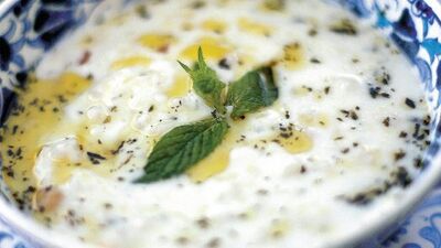 Yoğurtlu soğuk çorba