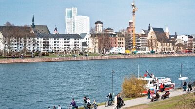 Frankfurt yürüyüşleri…