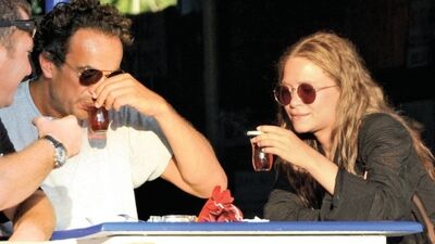 Sarkozy, Bodrum'da çay içip lokma yedi!